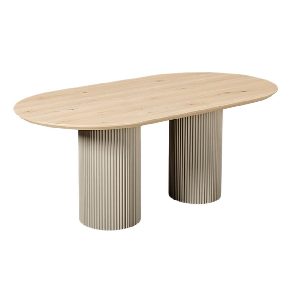 Moderne ovalen eettafel met ribbelvormige poten en houten blad
