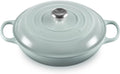 Le Creuset Kenmerkende geëmailleerde gietijzeren ondiepe braadpan met deksel, 26 cm, 2 liter, Bamboo(Zeezout/3.5 Qt)
